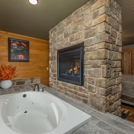 Moonshine Manor By Eden Crest Villa Gatlinburg Exterior photo