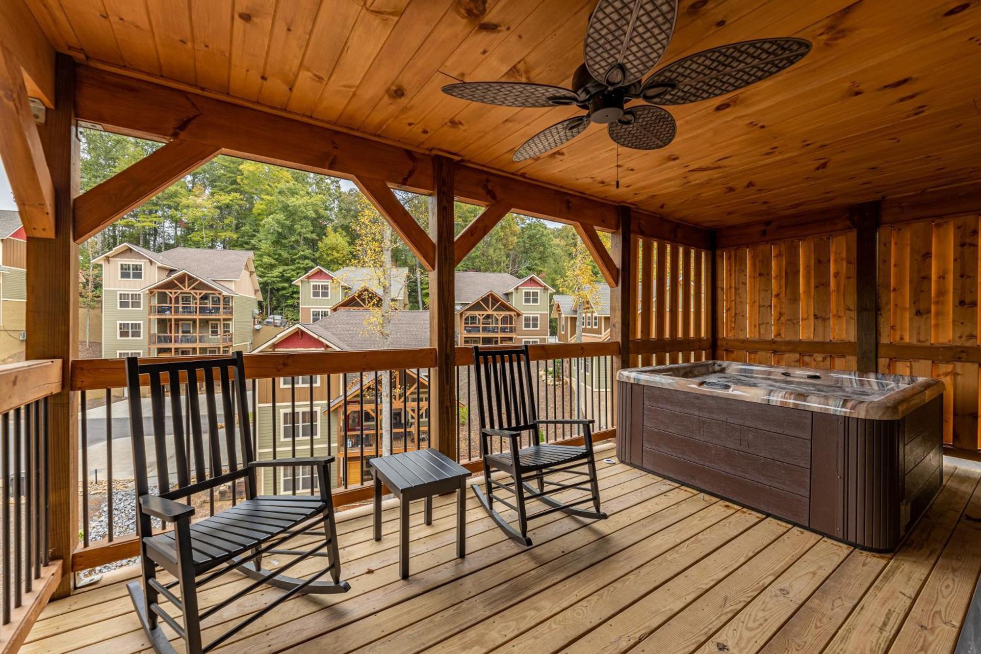 Moonshine Manor By Eden Crest * Gatlinburg